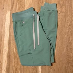 FIGS Jogger Size Small Regular